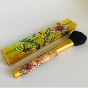 MAC Cosmetics Face Brush Guo Pei
